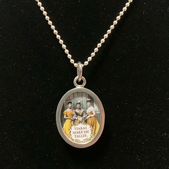 NWOT Reversible Tiaras Make Me Taller Necklace - Picture 1 of 9
